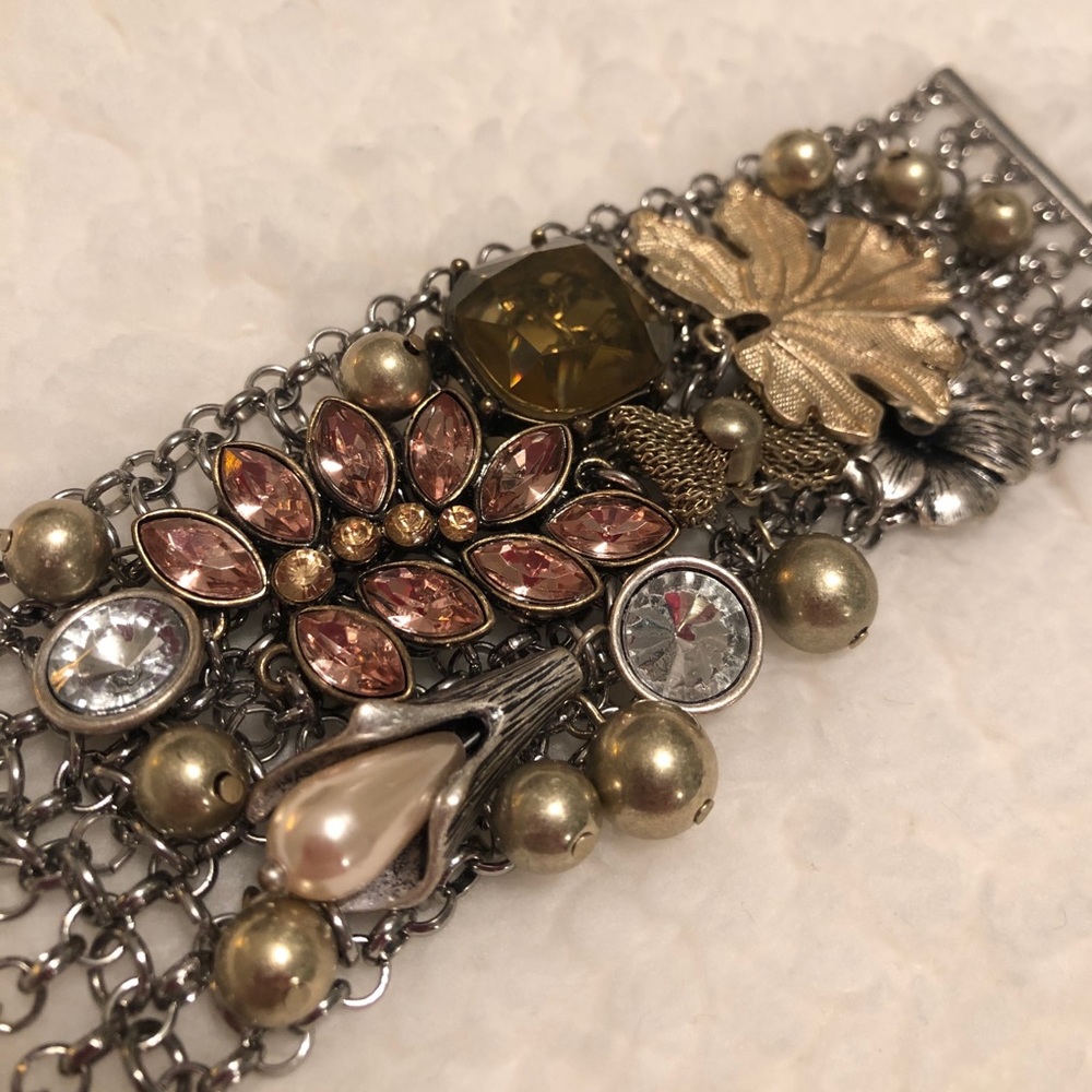 STUNNING BANANA REPUBLIC BRACELET